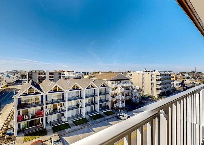 Water View With And Pool Access - Balcony Washer & Dryer And Ac Holiday home *